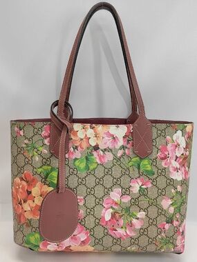 Gucci GG Supreme Blooms Reversible Tote (Small Size)